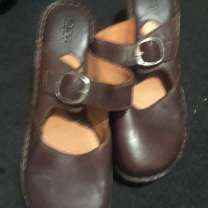 Born Brown Leather Closed Toe Shoe size 7 1/2